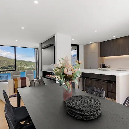 Belle Vue Villa - Stunning Views And Hot Tub Queenstown Exterior photo