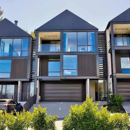 Belle Vue Villa - Stunning Views And Hot Tub Queenstown Exterior photo