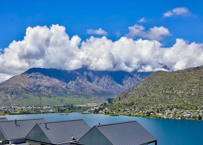 Belle Vue Villa - Stunning Views And Hot Tub